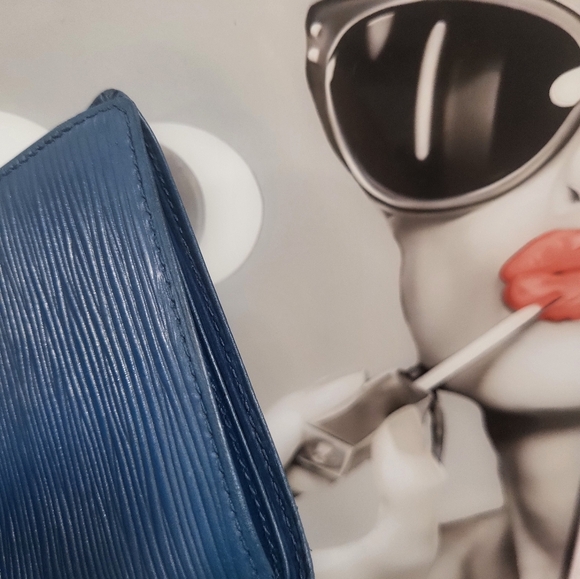 Louis Vuitton Blue Epi Bifold Wallet - Picture 5 of 9